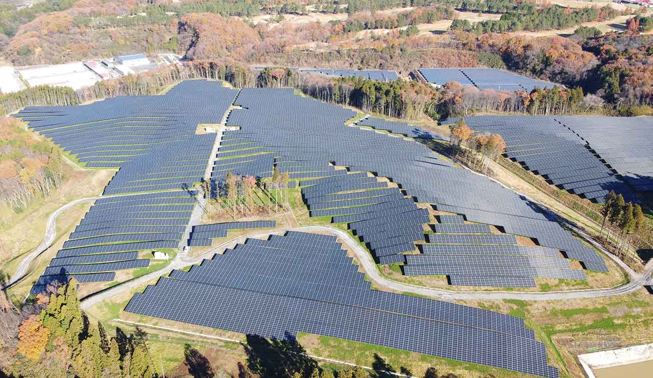 特高太陽光発電所（茨城県那珂市）への投資案件（ブラウンフィールド）の写真1
